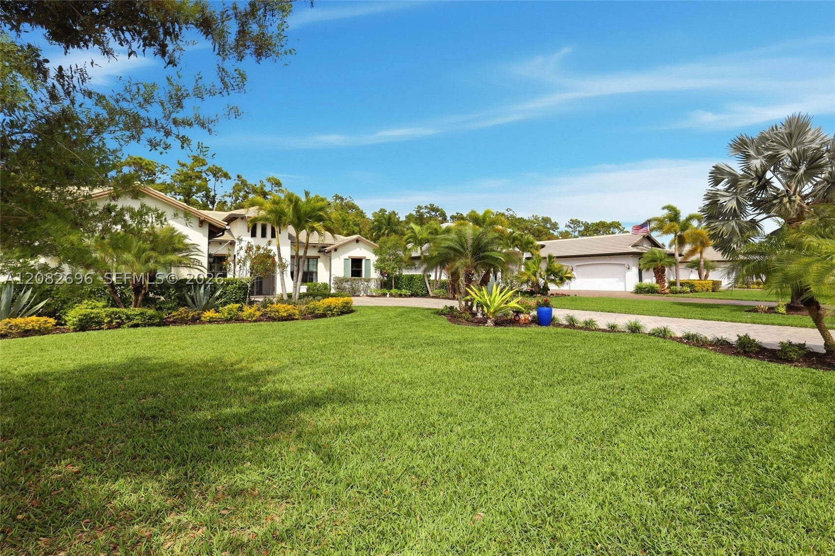 2303 Somerset Pl, Naples, FL 34120 photo