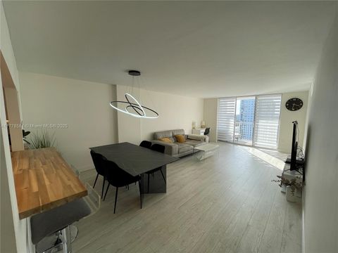 Condominium in Aventura FL 2801 NE 183rd Street #1611W.jpg