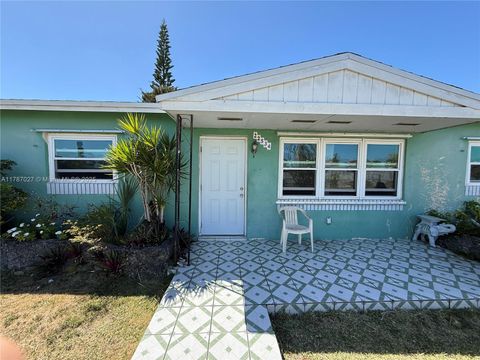 Single Family Residence in Miami FL 22534 SW 114th Pl.jpg