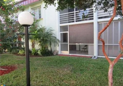 Condominium in Deerfield Beach FL 860 SE 6th Ave #205.jpg