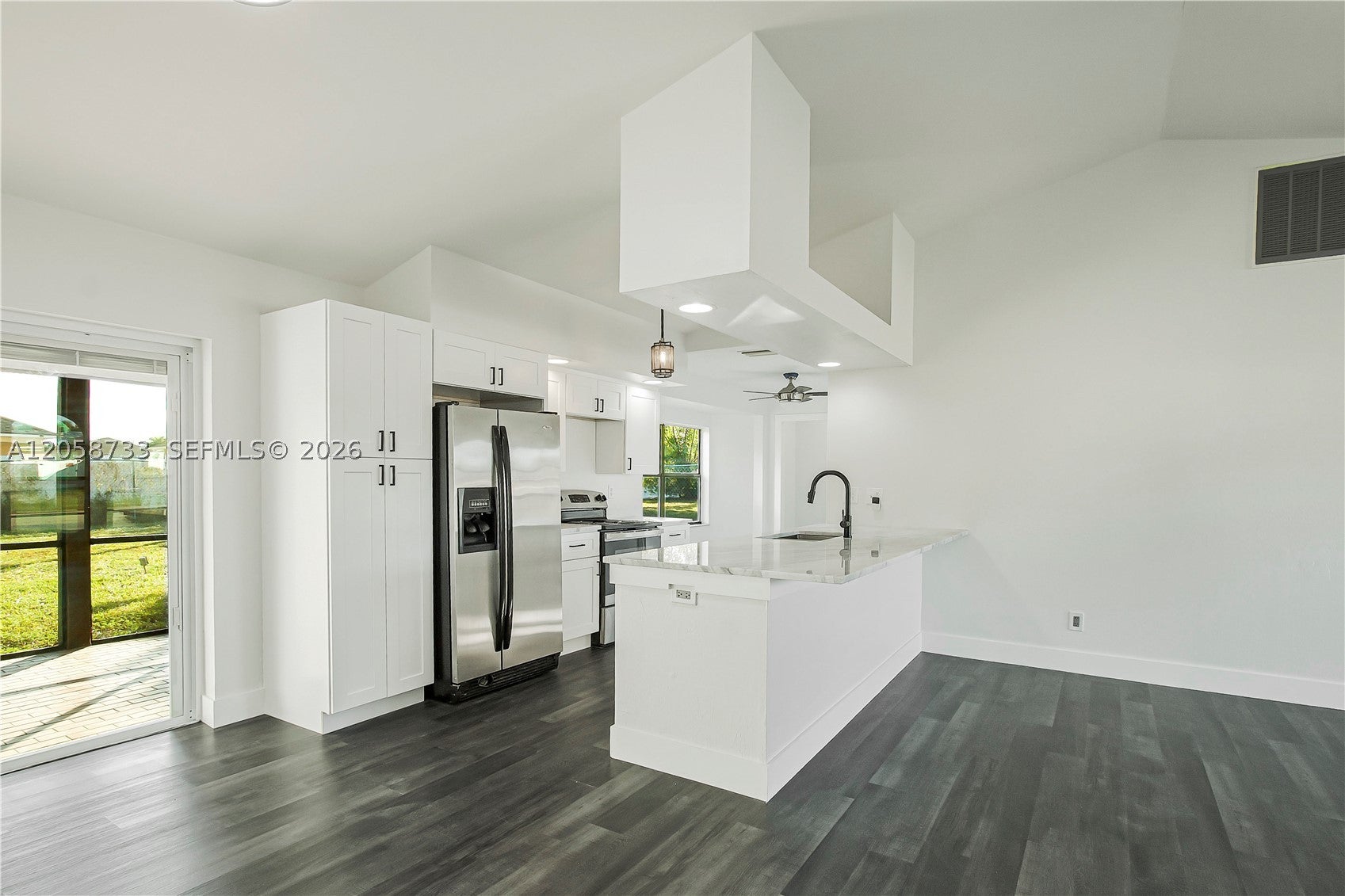 2935 SW 1 Pl, Cape Coral, FL 33914 photo