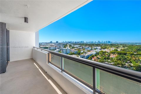 Condominium in Miami Beach FL 2555 Collins Ave.jpg