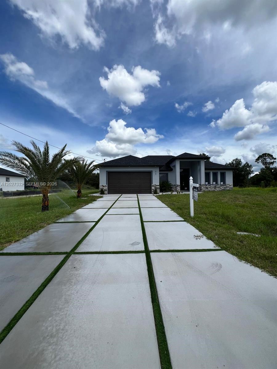 616 Maple Ave, Lehigh Acres, FL 33972 photo