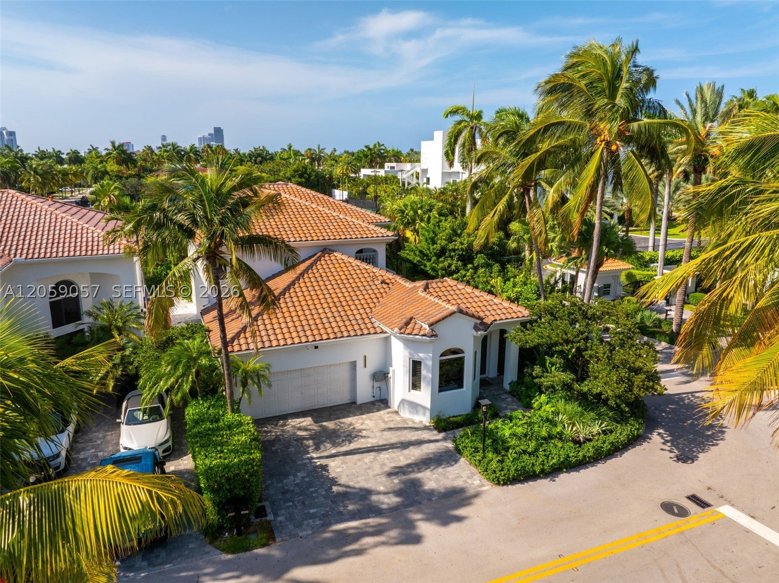 4027 194th Trl, Sunny Isles Beach, FL 33160 photo