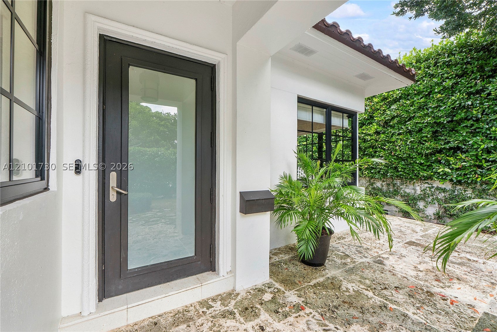 435 W 51st, Miami Beach, FL 33140 photo