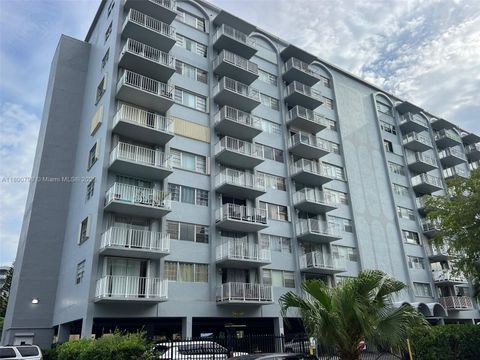 Condominium in North Miami FL 1470 NE 125th Ter #810.jpg