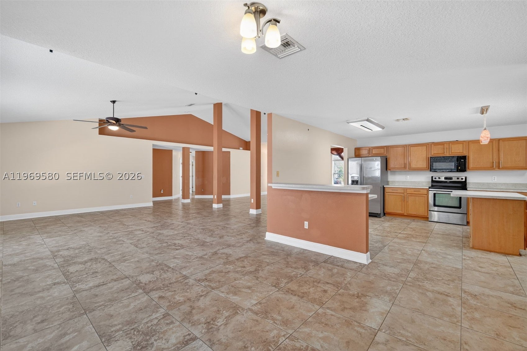 6762 Daffodil Ln, Port Saint Lucie, FL 34983