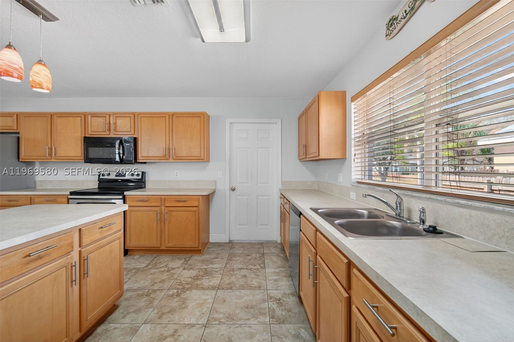 6762 NW Daffodil Ln, Port Saint Lucie, FL 34983 photo
