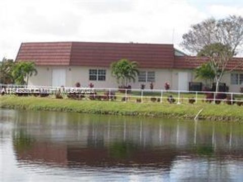 Condominium in Miami Gardens FL 20310 NE 2nd Ave #5.jpg