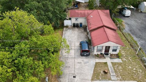 Single Family Residence in Frostproof FL 10 Bruce Ave.jpg