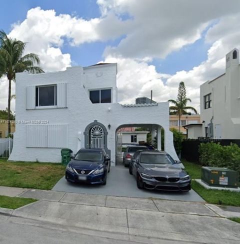 Single Family Residence in Miami FL 1527 8th St.jpg