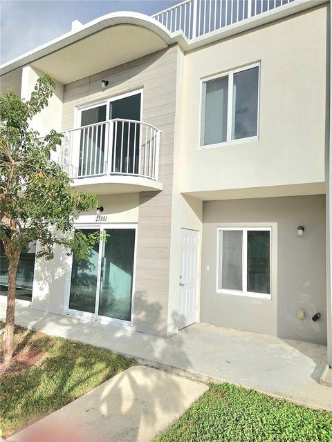 Townhouse in Homestead FL 25881 144th Ct.jpg