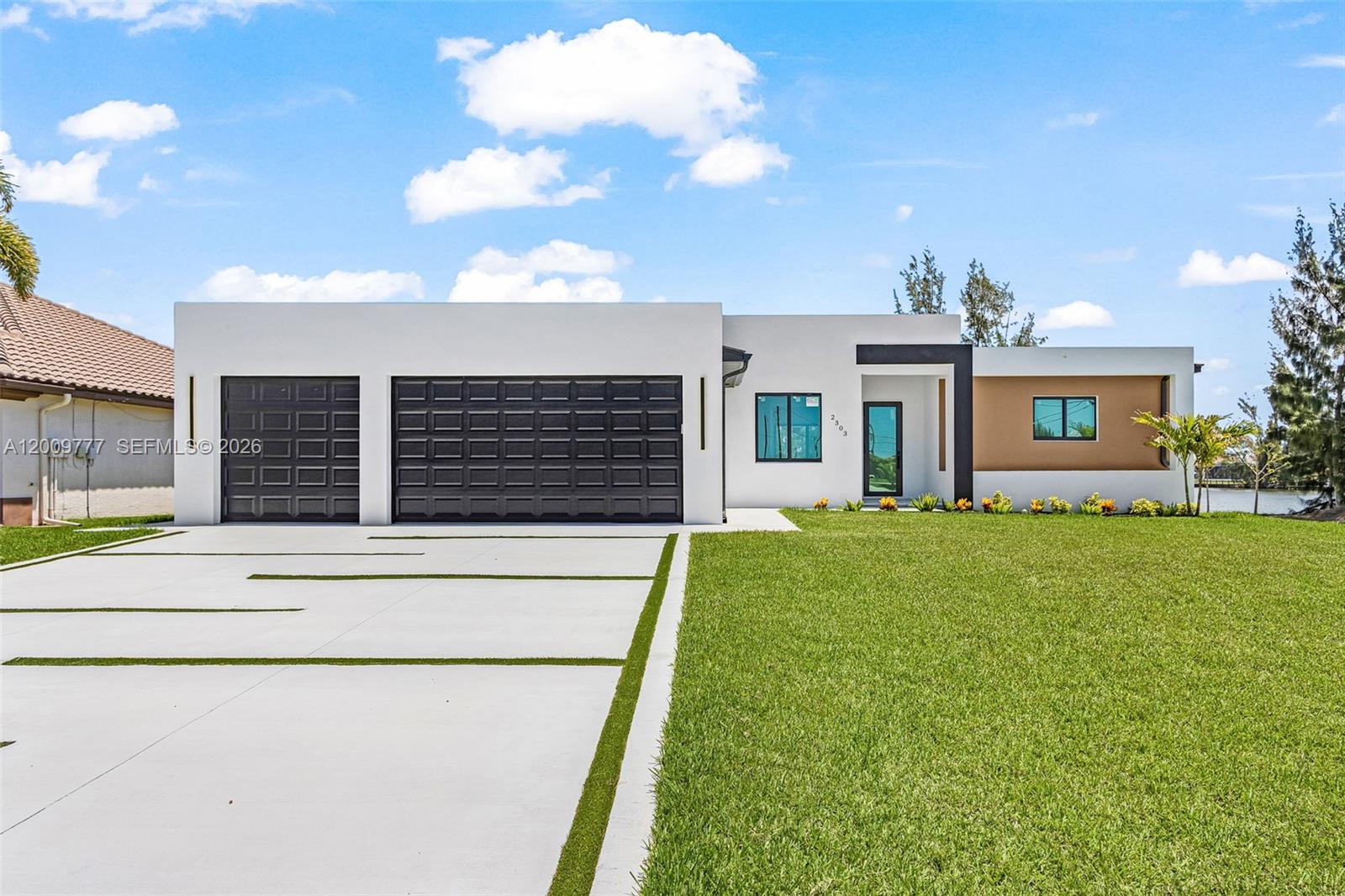 2303 35 Ave, Cape Coral, FL 33993