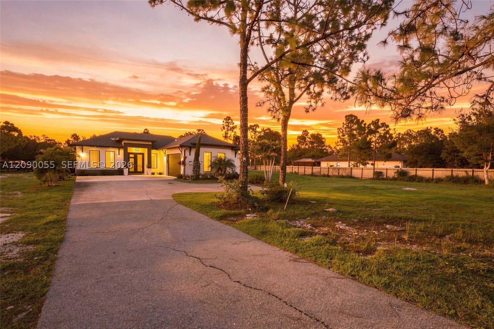 2885 41 Ave, Naples, FL 34120