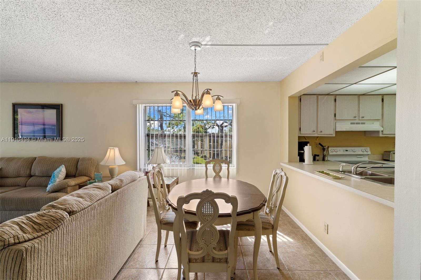1087 Forest Lake Dr #309, Naples, FL 34105 photo