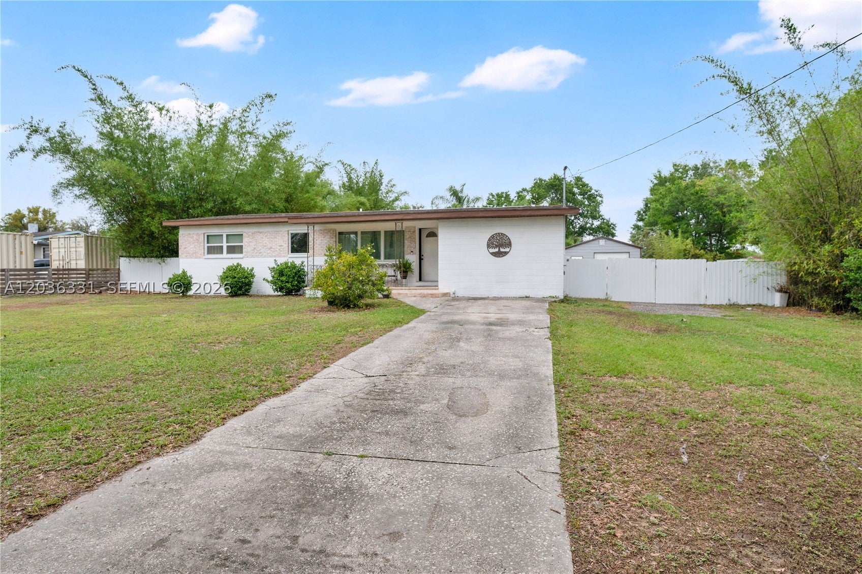 2010 Lee Dr, Valrico, FL 33594