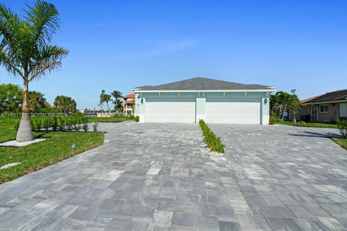 1107 SE 38 St, Cape Coral, FL 33904 photo