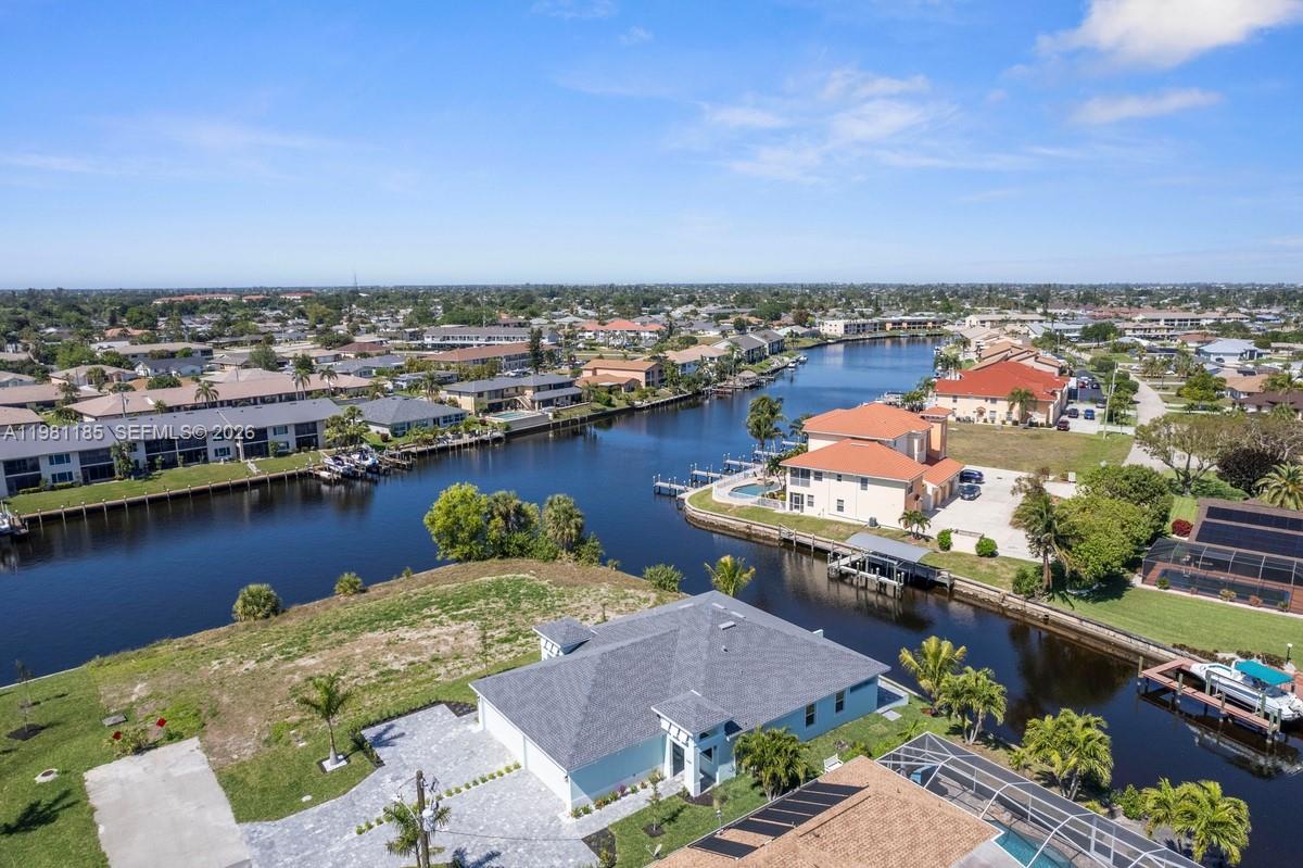 1107 SE 38 St, Cape Coral, FL 33904 photo