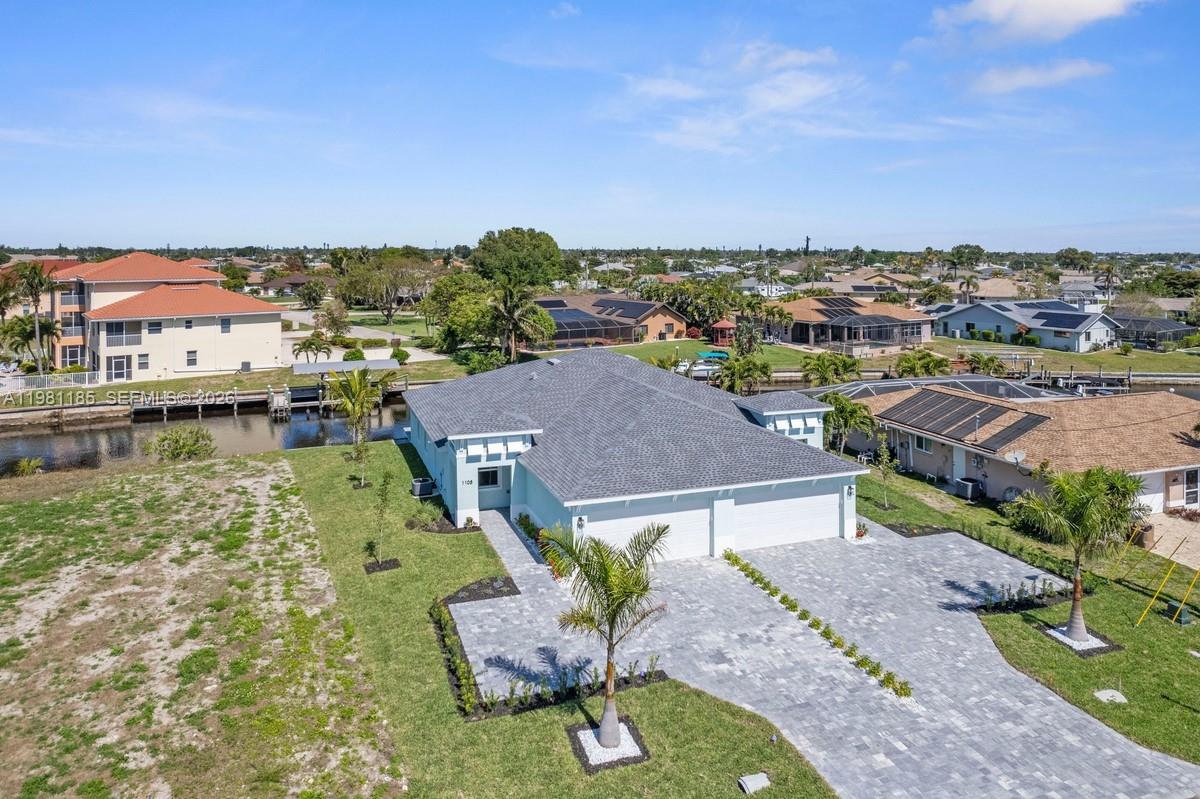 1107 SE 38 St, Cape Coral, FL 33904 photo