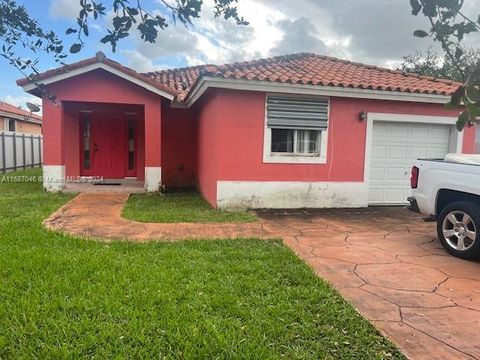 Single Family Residence in Miami FL 12418 SW 230th St.jpg