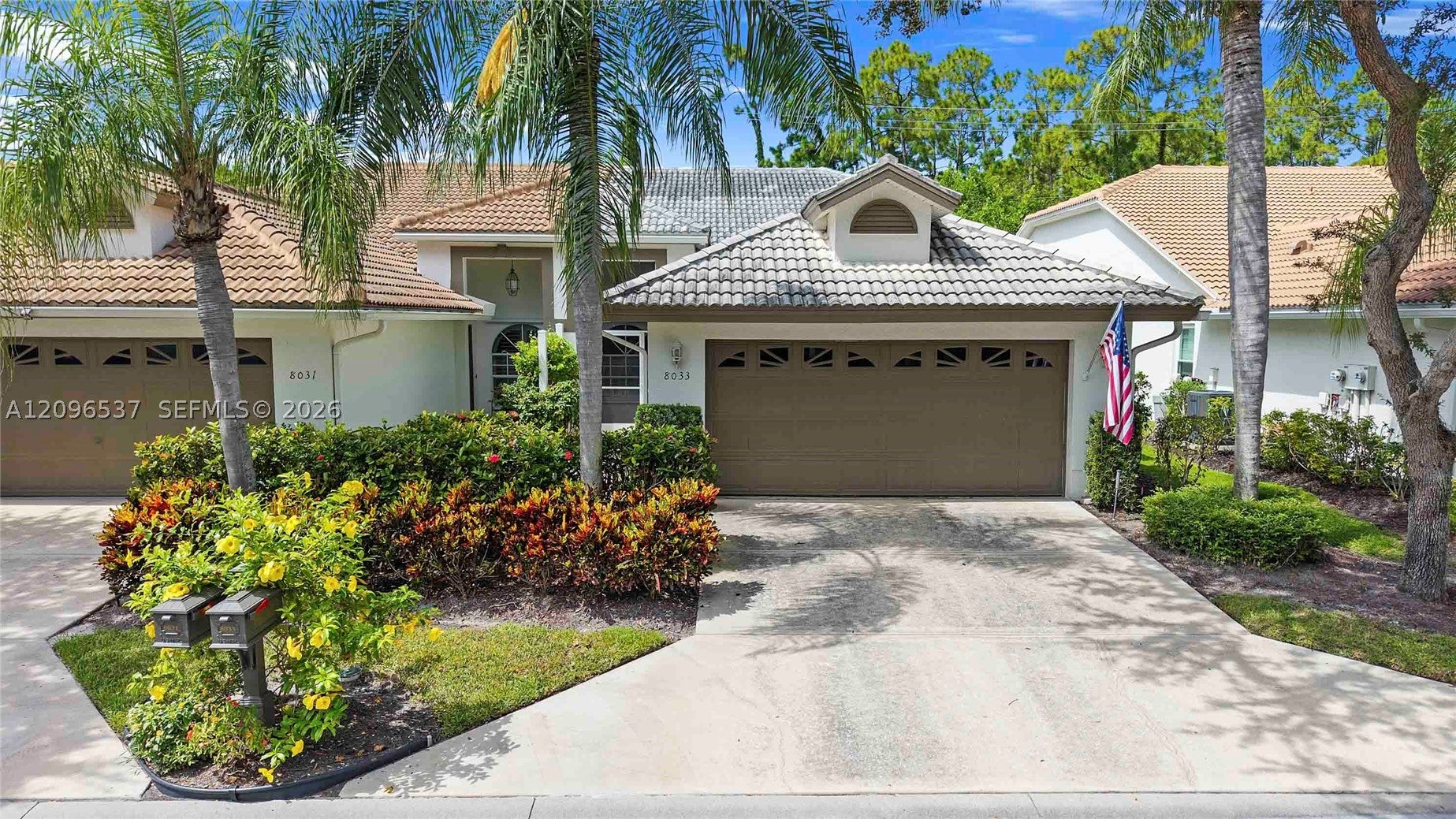 8033 San Vista Cir, Naples, FL 34109