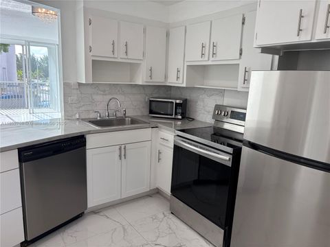 Condominium in Miami FL 1710 NE 191st #307-3.jpg