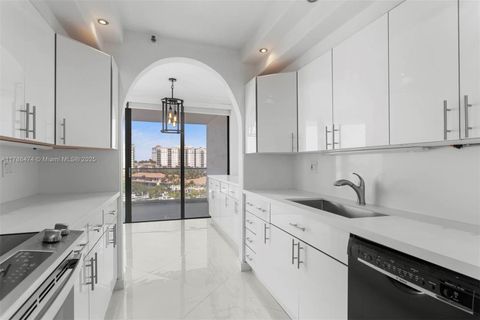 Condominium in Aventura FL 19707 Turnberry Way #8B.jpg