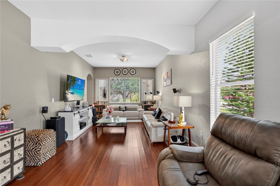 2001 Albany Terrace, Vero Beach, FL 32968 photo