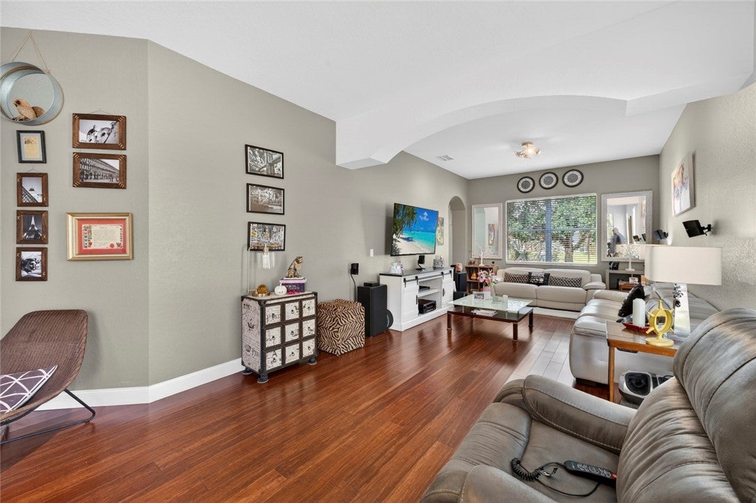 2001 Albany Terrace, Vero Beach, FL 32968 photo
