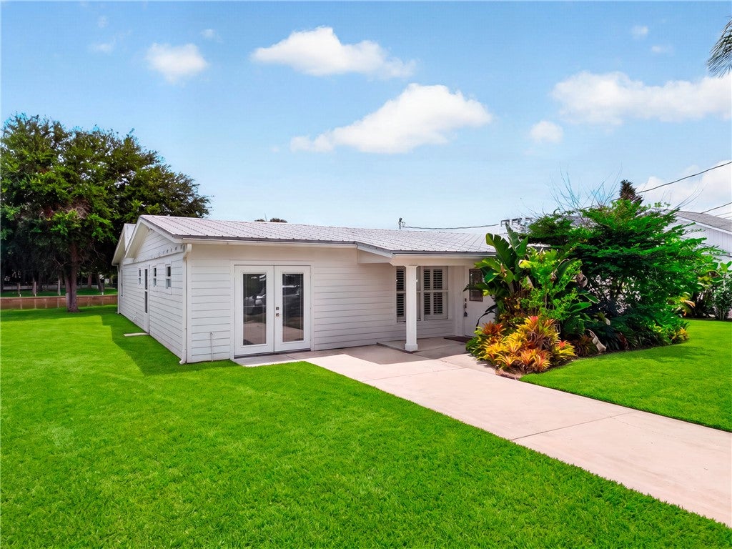 241 14 Pl, Vero Beach, FL 32960 photo