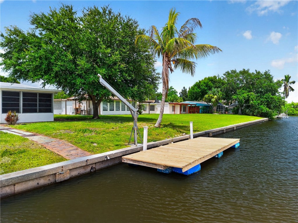 241 14 Pl, Vero Beach, FL 32960 photo