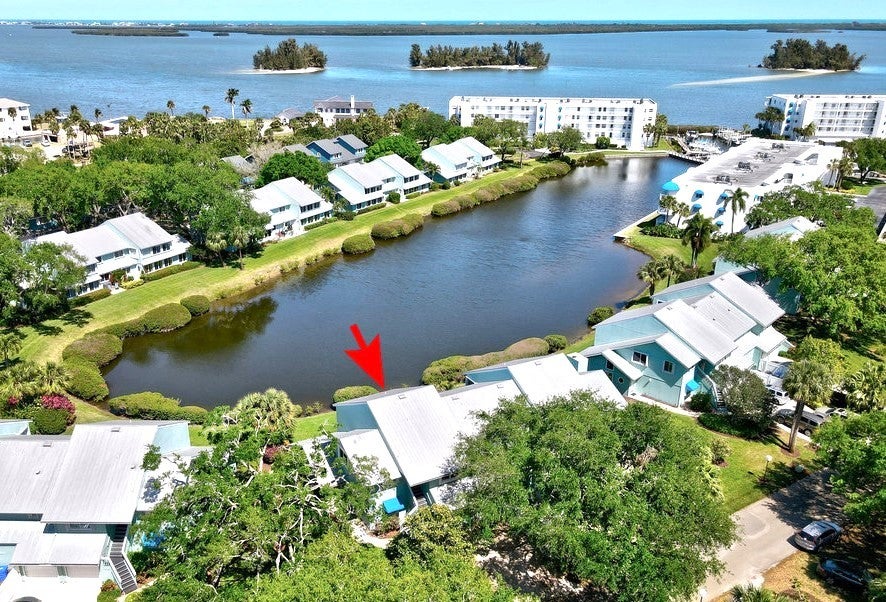 6408 River Run Dr, Sebastian, FL 32958