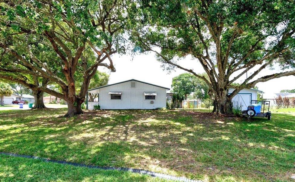 1074 Barber St, Sebastian, FL 32958 photo