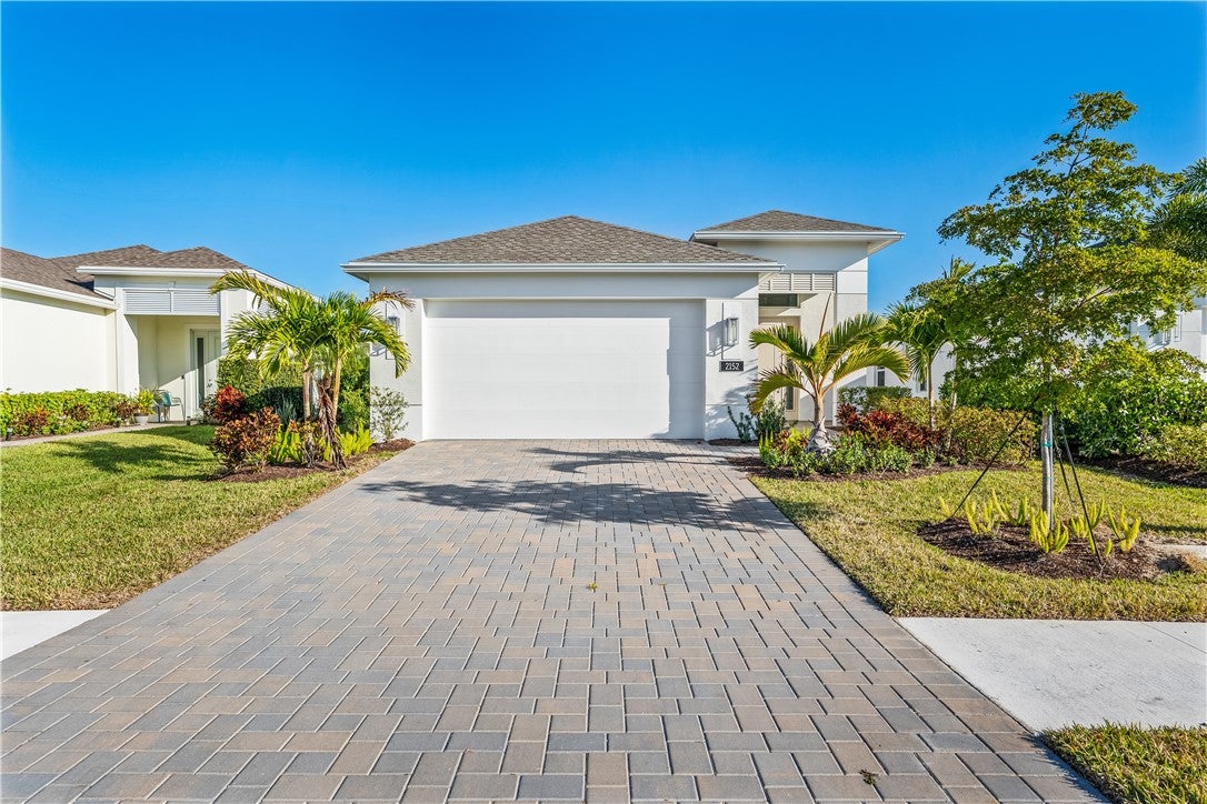 2152 Falls Mnr, Vero Beach, FL 32967 photo