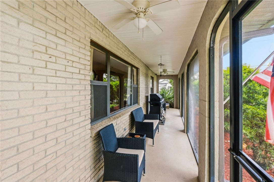831 Clearmont St, Sebastian, FL 32958 photo