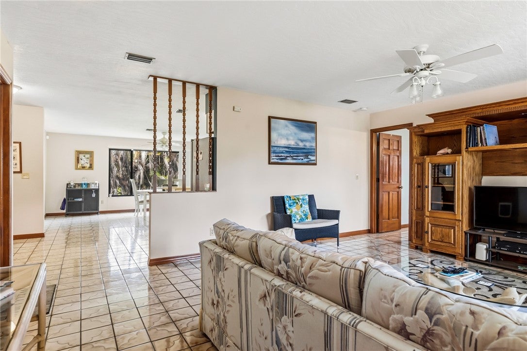 831 Clearmont St, Sebastian, FL 32958 photo