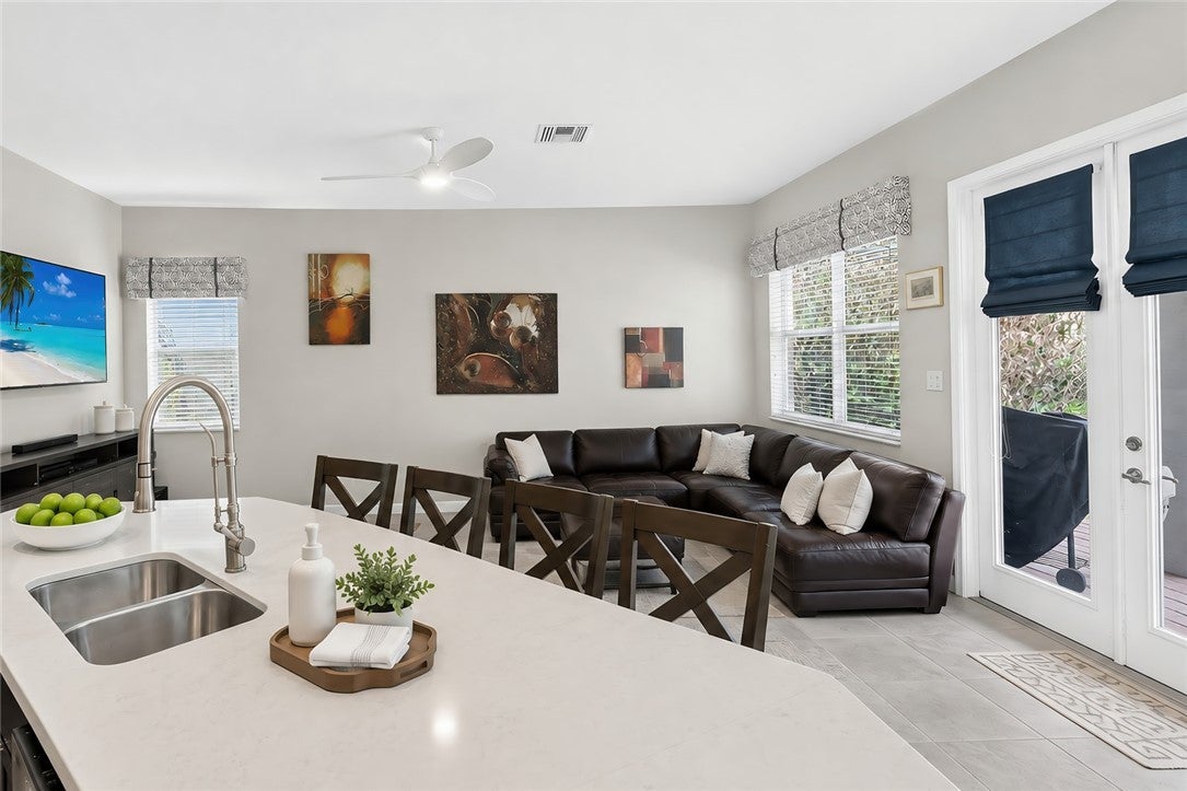 1805 Berkshire Cir, Vero Beach, FL 32968 photo