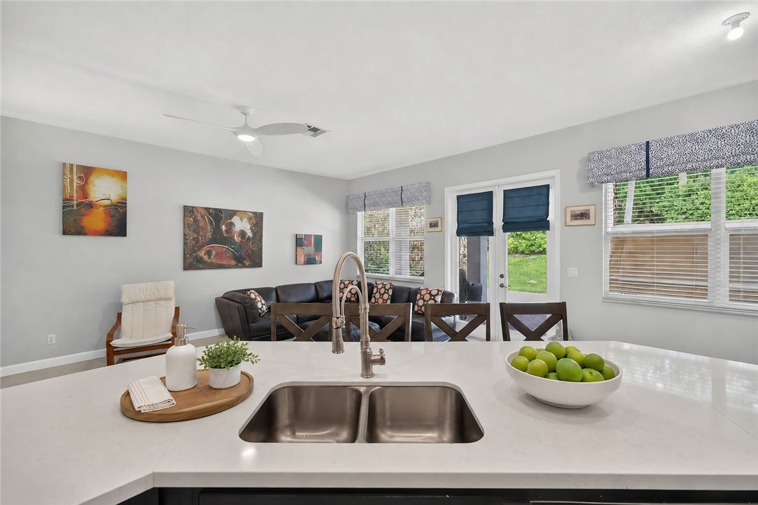 1805 Berkshire Cir, Vero Beach, FL 32968 photo