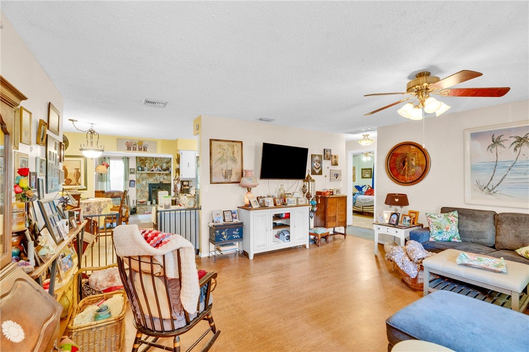 1043 Rose Arbor Dr, Sebastian, FL 32958 photo