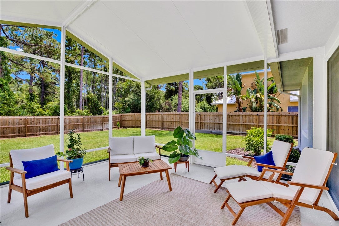 6740 49 Ct, Vero Beach, FL 32967 photo