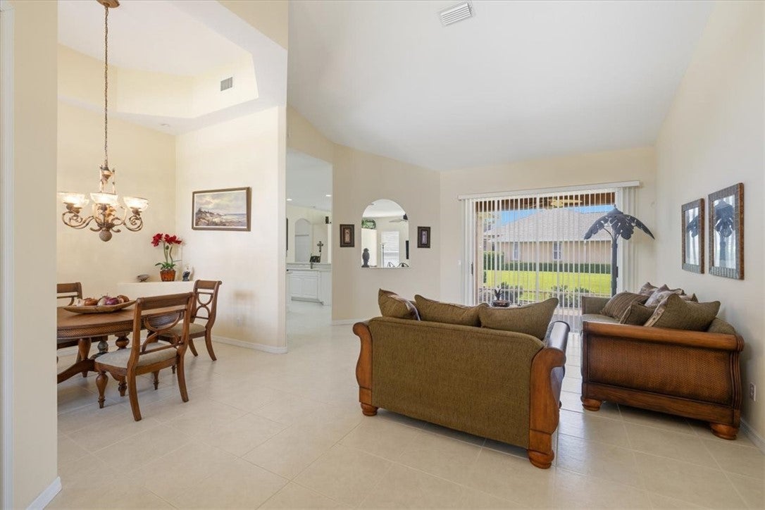 225 Champagne Ct, Vero Beach, FL 32968 photo