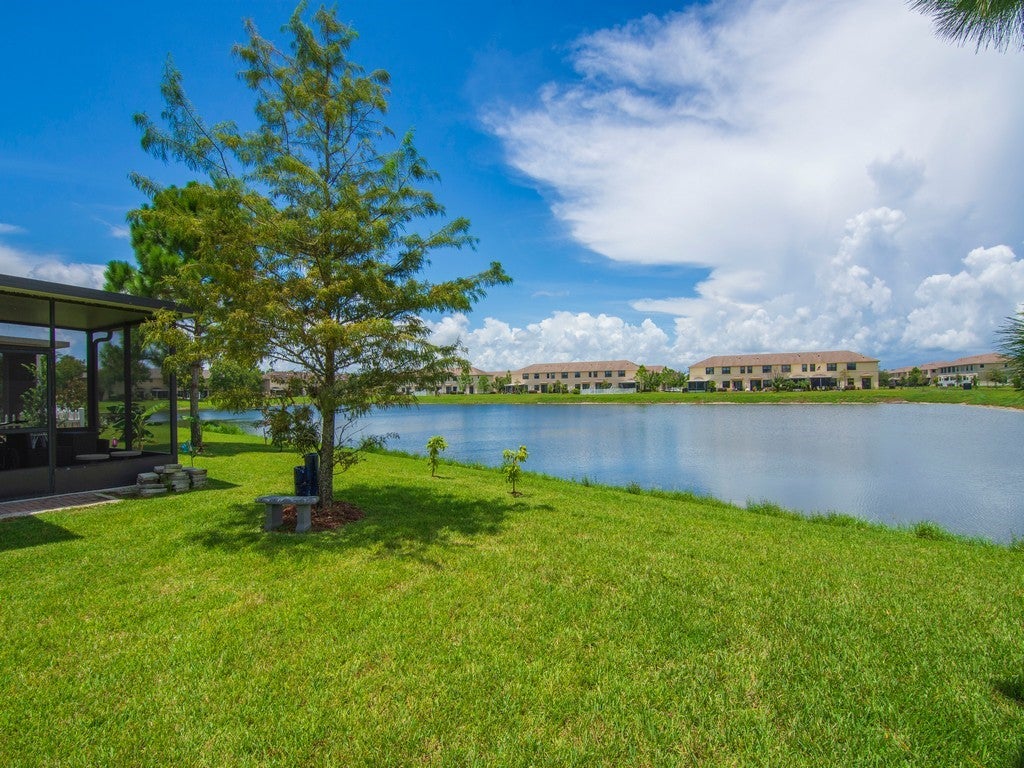 9892 E Villa Cir, Vero Beach, FL 32966 photo