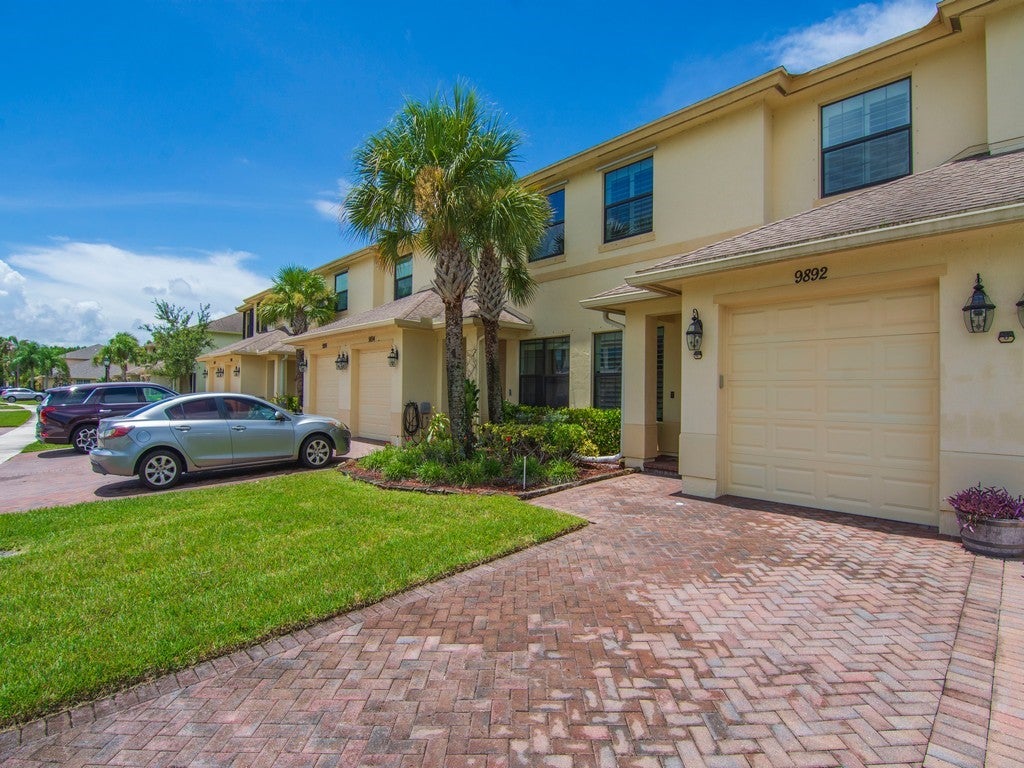 9892 E Villa Cir, Vero Beach, FL 32966 photo
