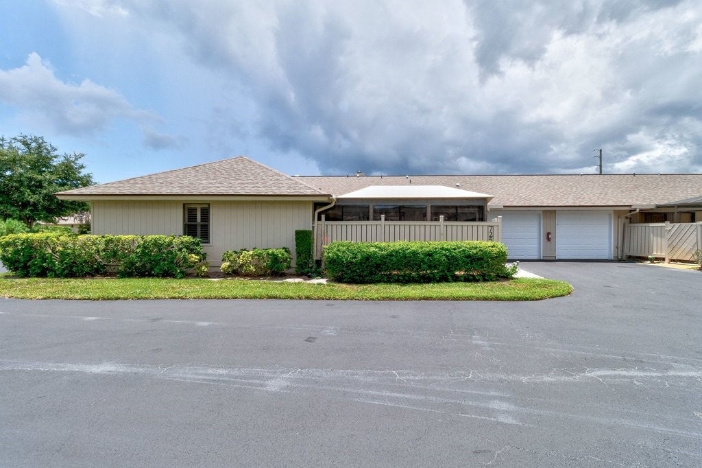 725 Timber Ridge Trl #B, Vero Beach, FL 32962 photo