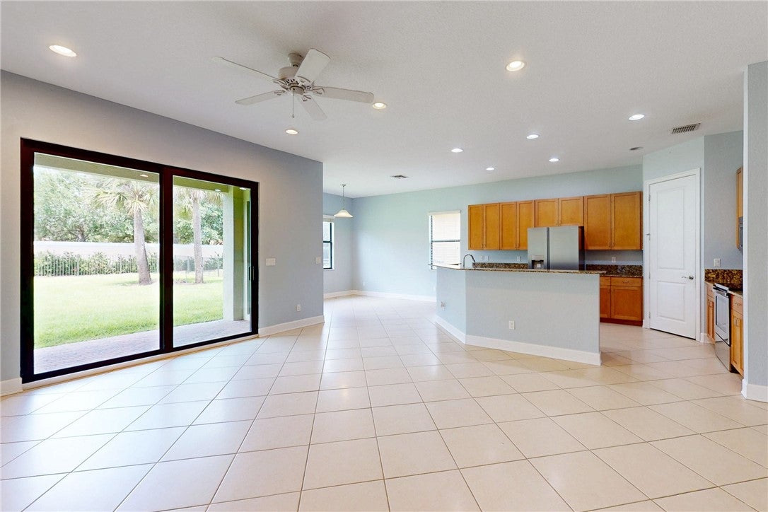 5537 57 Way, Vero Beach, FL 32967 photo