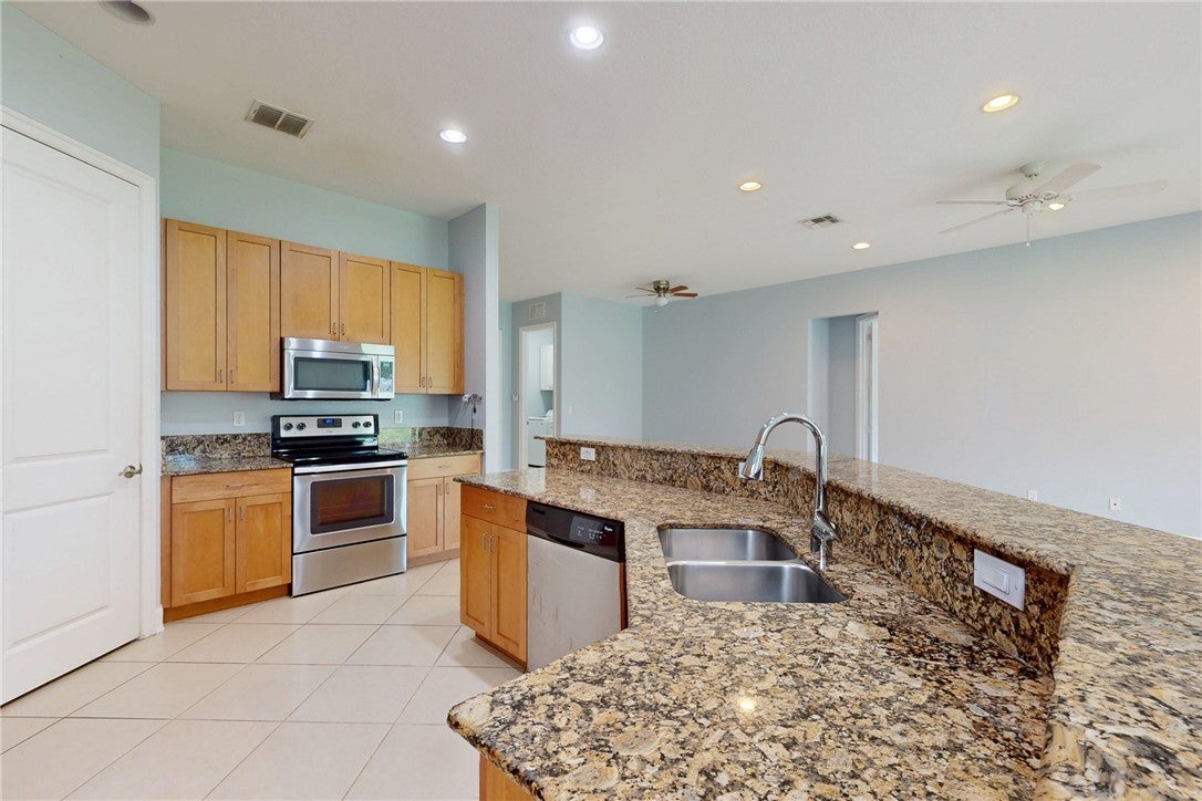 5537 57 Way, Vero Beach, FL 32967 photo