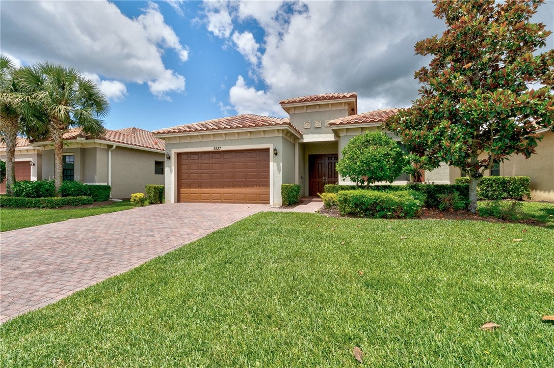 5537 57 Way, Vero Beach, FL 32967