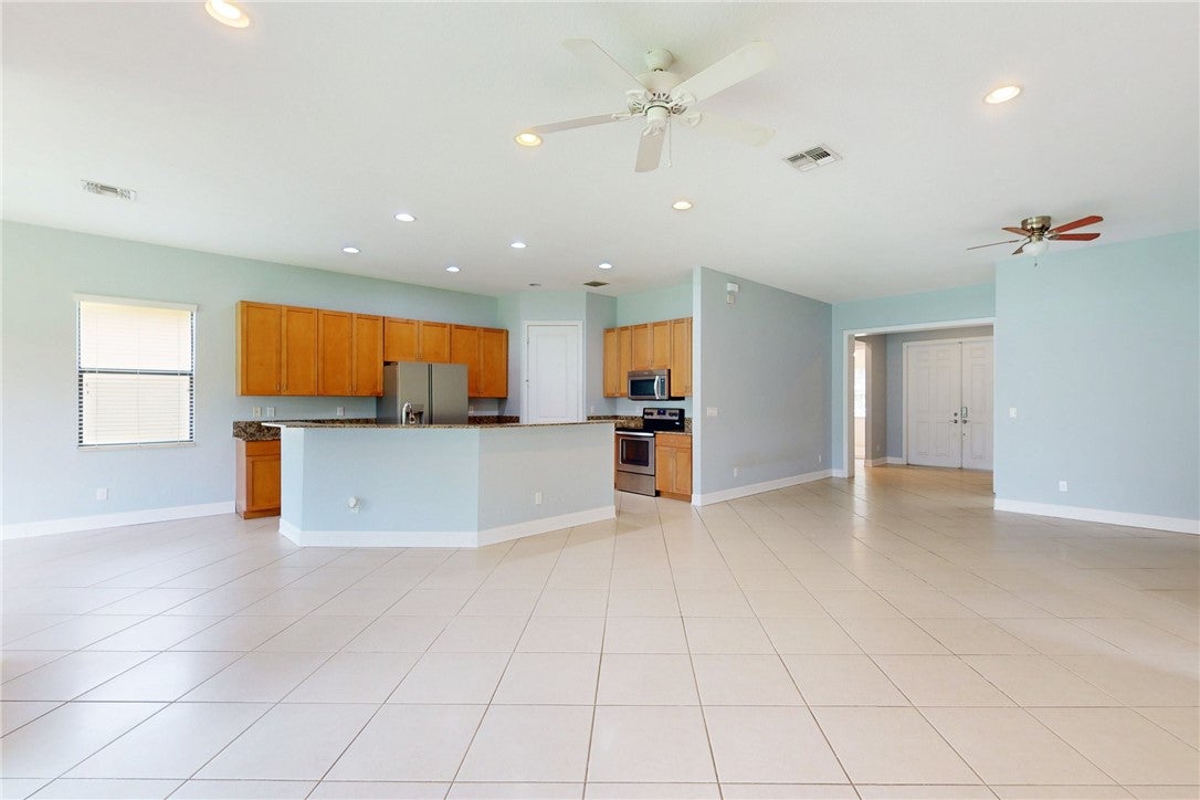 5537 57 Way, Vero Beach, FL 32967 photo