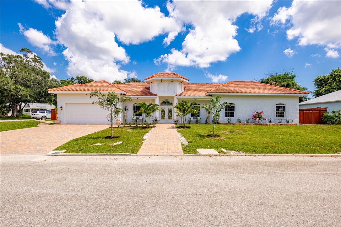 2206 Avilla Ave, Vero Beach, FL 32960