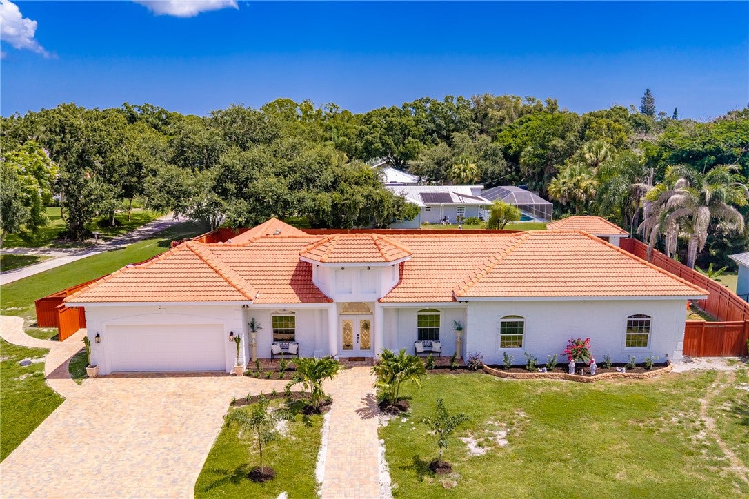 2206 Avilla Ave, Vero Beach, FL 32960 photo